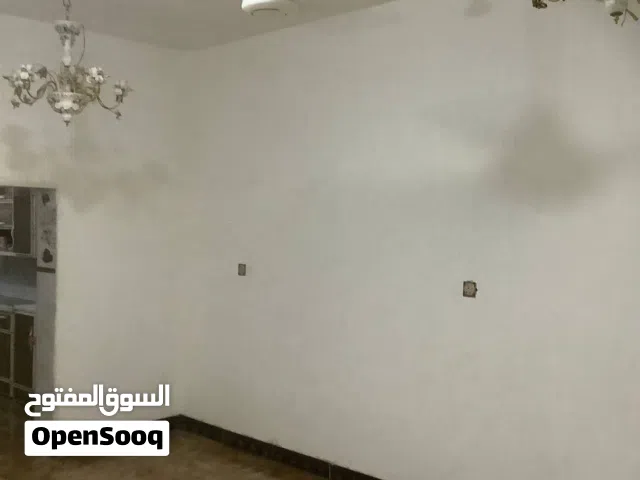 120 m2 4 Bedrooms Townhouse for Sale in Basra Tannumah