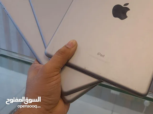 Apple iPad 5 32 GB in Sharjah