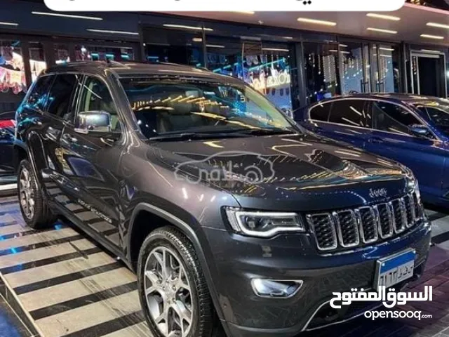 جيب جراند شيروكي دفع رباعي للايجار بدون سائق للمصريين بالخارج والخليجين ورجال الأعمال مع تأمين شامل