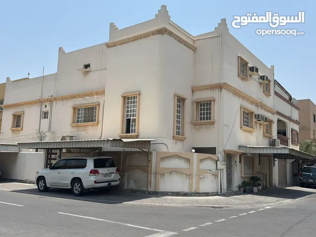 600 m2 More than 6 bedrooms Villa for Sale in Muharraq Arad