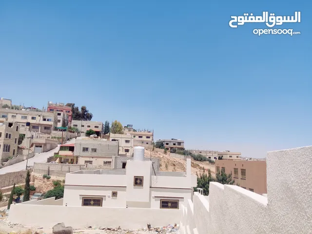 220 m2 3 Bedrooms Townhouse for Sale in Zarqa Jabal Al Ameer Hamza