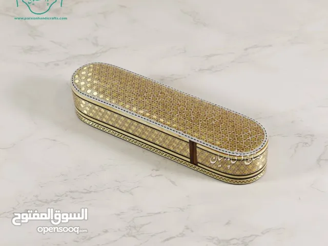 حامل أقلام ومطرقة مصنوعان يدويًا، ولوحة خاتمكاري وأصفهان