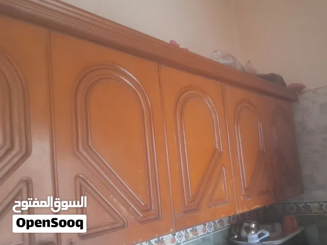 متوفر دولاب مطبخ مقضوض كما في الصور المكان طرابلس