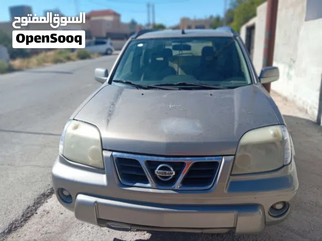 2002 نيسان X-تريل Standard