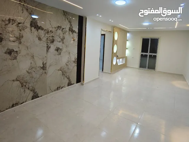 130 m2 3 Bedrooms Apartments for Sale in Giza Mariotia