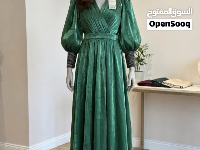 فستان سهرة جديد مقاس M