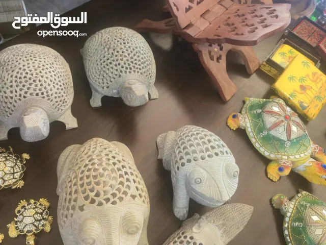 للبيع مجموعة من التحف بأسعار مناسبه حياكم