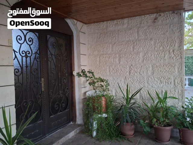 193 m2 3 Bedrooms Apartments for Sale in Salt Other