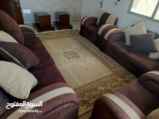 كورنر 7مقاعد خشب سويد قوي ونظيف مع طوايل وسجاده نظافه ميه بالميه قابل للتفاوض الشرا يرن