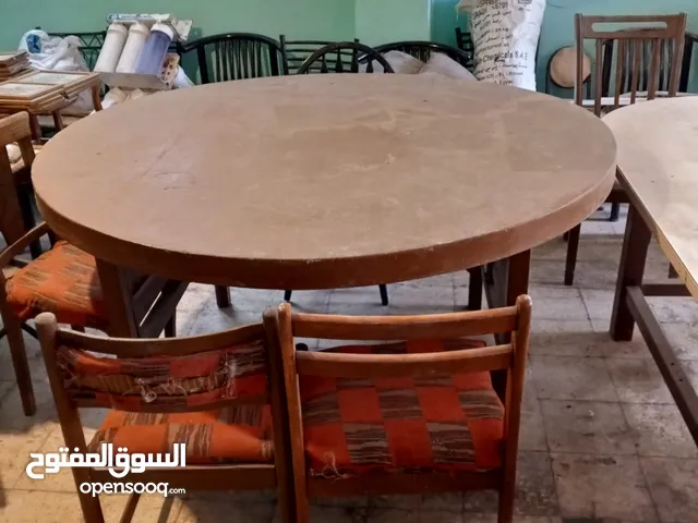 3 طاولات سفره مع 12 كرسي و قطع عدد 25 قماش تطريز يدوي حرير