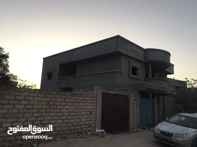 350 m2 3 Bedrooms Townhouse for Sale in Tripoli Ghut Shaal