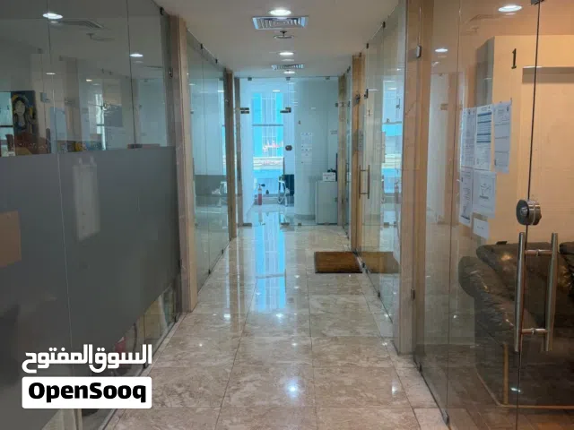 مكاتب ومحلات للإيجار