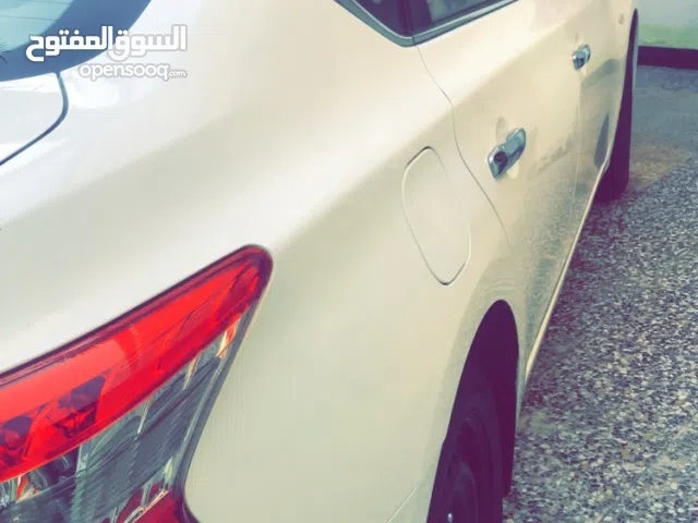 Sedan Nissan in Basra