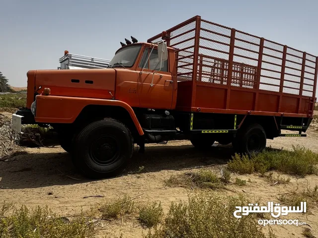 نيسان يو دي 4*4 صندوق