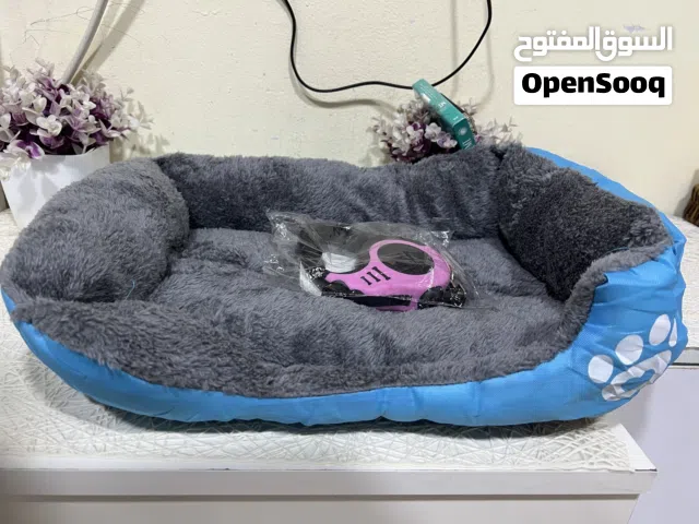 مكواة شعر صغيرة (ميني) من علامة Gelinsi التجارية. زمام كلاب قابل للسحب وبيت قطط صغير