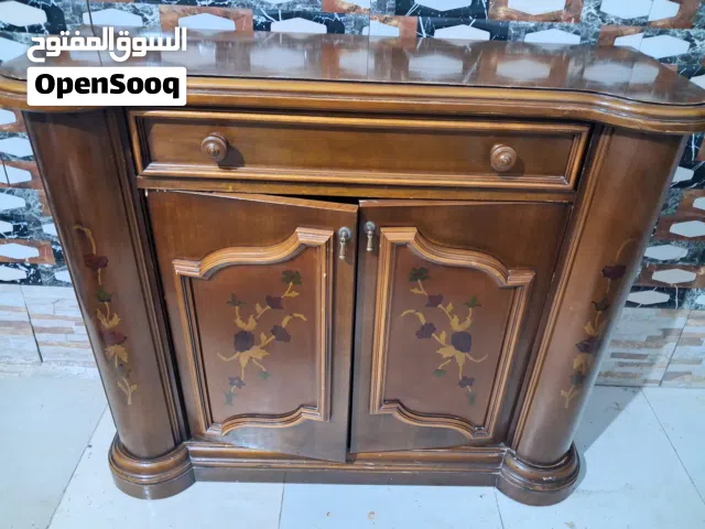 طاوله كلاسكيه تحفه حاله ممتاذه