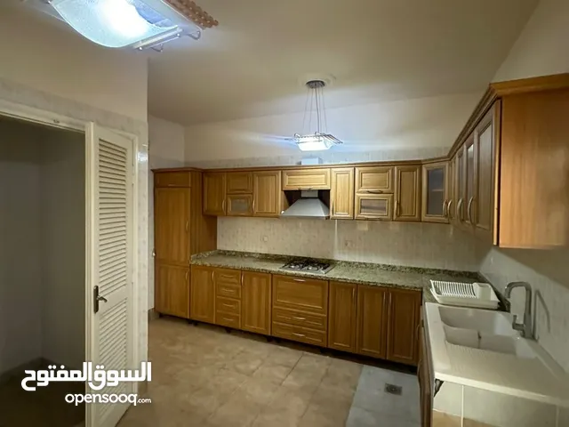 180 m2 4 Bedrooms Apartments for Rent in Tripoli Omar Al-Mukhtar Rd
