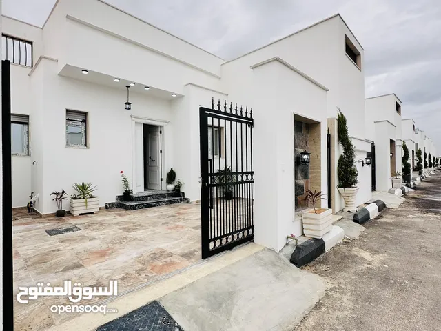 160m2 3 Bedrooms Townhouse for Sale in Tripoli Ain Zara