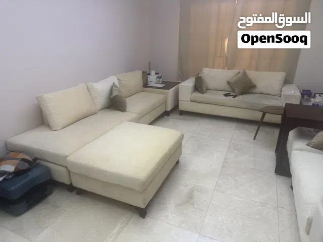 طقم كنب بحالة جيدة جدا