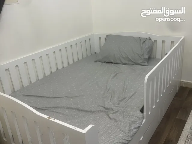 سرير للبيع مقاس 190 في 130