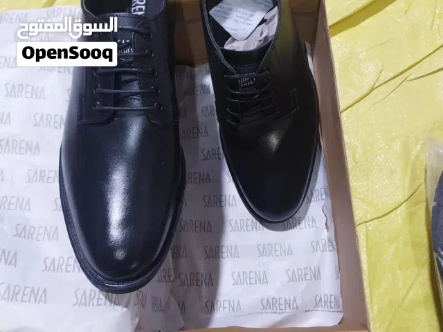 حذاء ماركة قياس 47