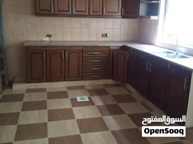 شقة للايجار منطقة صويلح الكماليه مناسبه لعرسان او عائلة صغيره