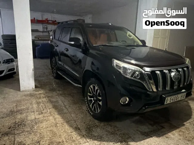 2014 تويوتا لاند كروزر Black Edition