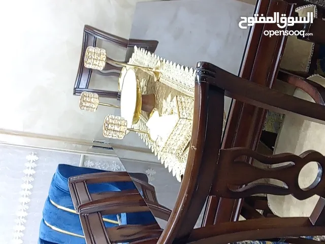 طاوبة سف ة خشب زان وست كراسي ولوح زجاجي من فوق الطاولة