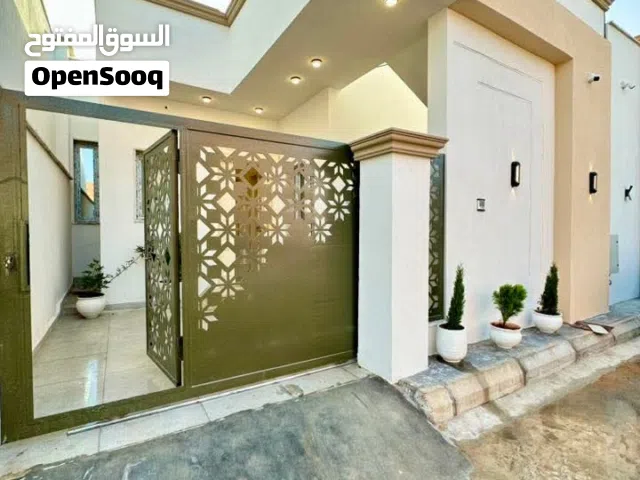 143 m2 3 Bedrooms Townhouse for Sale in Tripoli Ain Zara