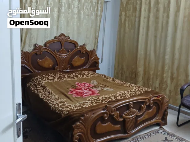 غرفة نوم وصالون ومطبخ وحمام  وبلكونه مفروشة طابق ثاني للايجارمن المالك جبل الحسين خلف مدرسة الرشيد