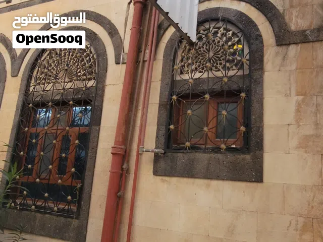فله دورين للايجار ايجارها 700 مايه دولار