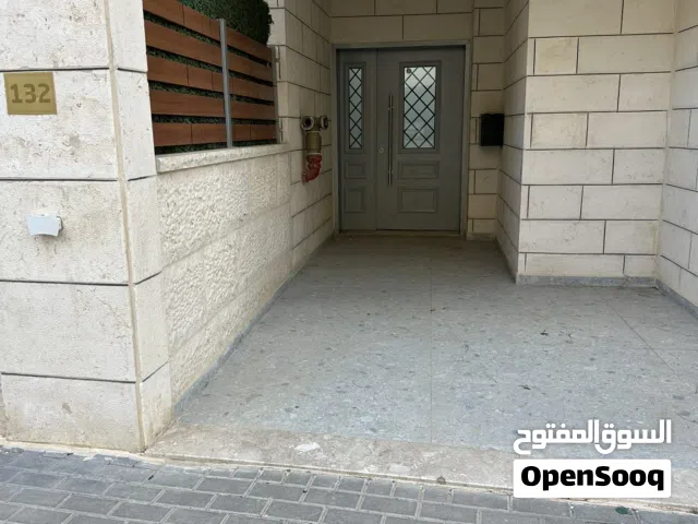 152 m2 3 Bedrooms Apartments for Sale in Ramallah and Al-Bireh Ein Musbah