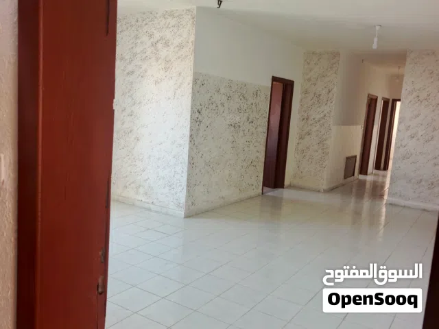 شقة طابق ثالث للبيع