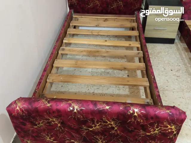 تختين منجدين جديد وكومدينا وملحق ادراج للبيع بسعر مغري 70