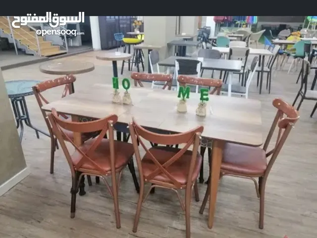 طاولة مع 4 كراسي