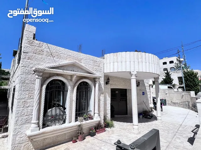 300 m2 More than 6 bedrooms Townhouse for Sale in Amman Adan