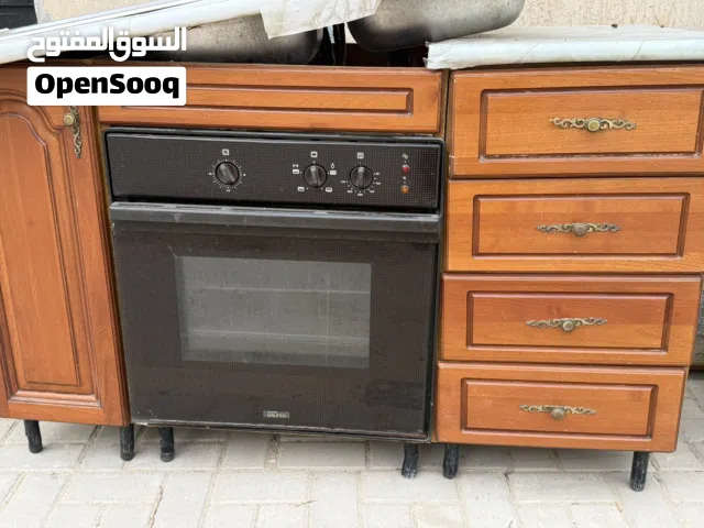 مطبخ يتكون من 10 دواليب