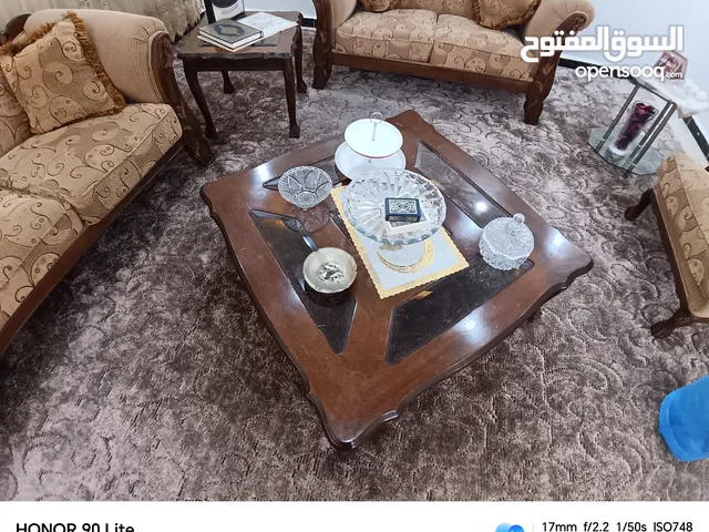 أثاث جلسة مضافة، كنب سبع مقاعد بحالة جيدة جدا