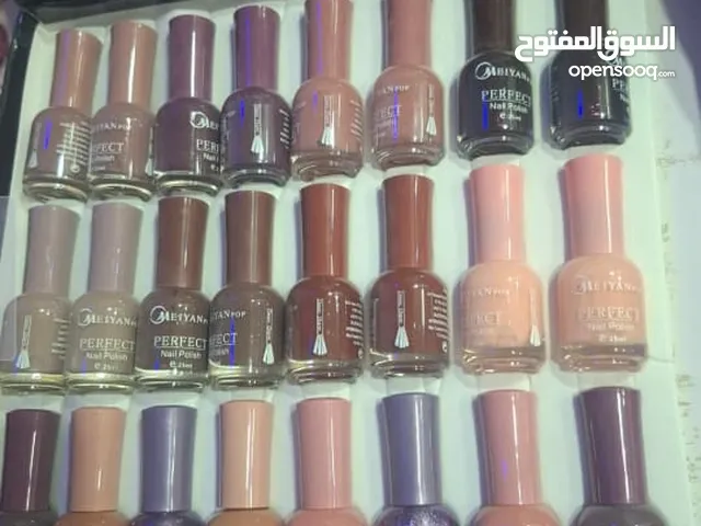 يوجد لدينا جميع انواع المكياج الذي تحتاجيه سيدتي ب جوده عاليه وأسعار مناسبه