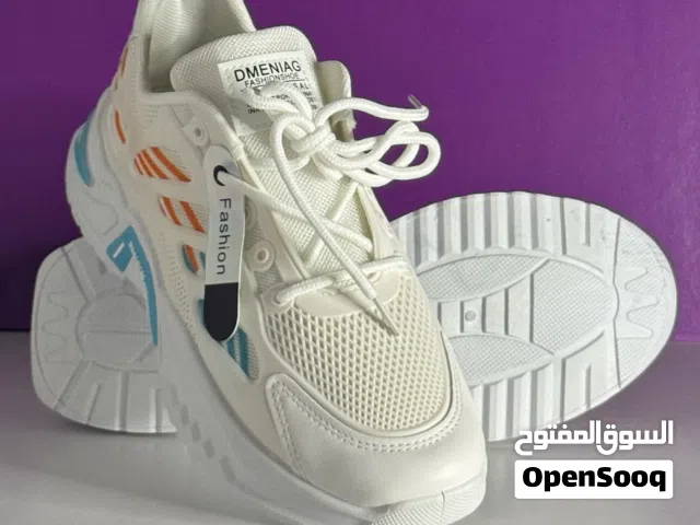 White Sport Shoes in Al Batinah