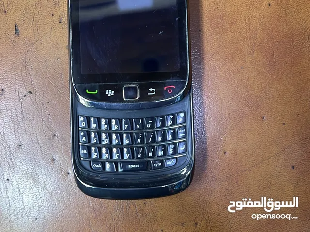 اجهزة بلاك بيري قديمه متنوعه بحالة ممتازه شغاله مع الشاحن للاستفسار الاتصال على رقم موجود في الوصف