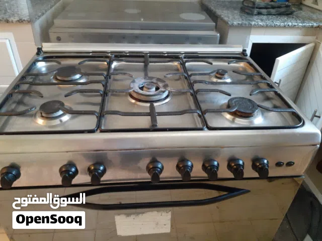 Cooker and oven
