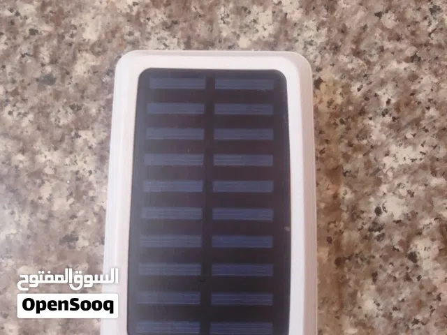 شاحن للهاتف متنقل و لكس اضاء قوية