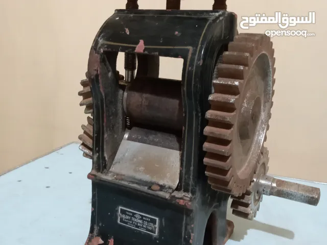 ماكينة فرد معادن دقيقه