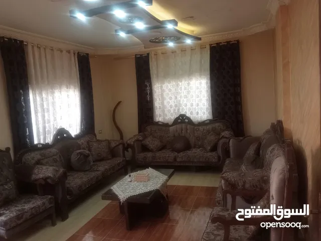 طقم كنب بحاله جيده جدا