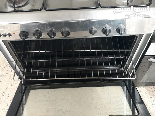 Gas cooker  in good  condition