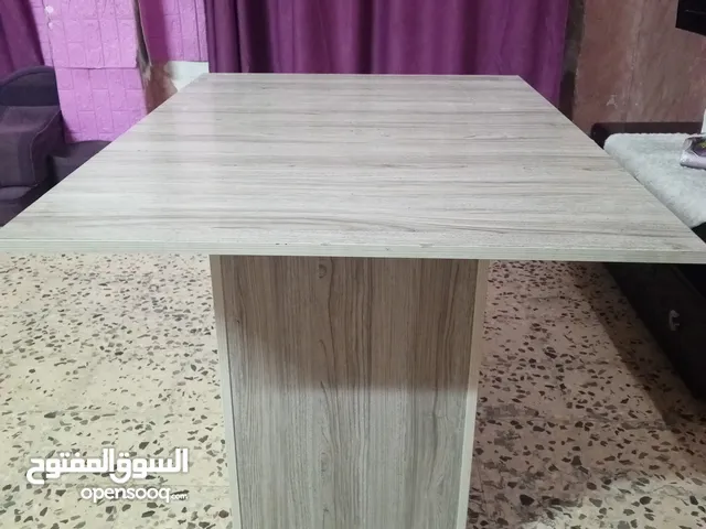 طاوله سفرة تفصيل خشب ممتاز استعمال خفيف للبيع