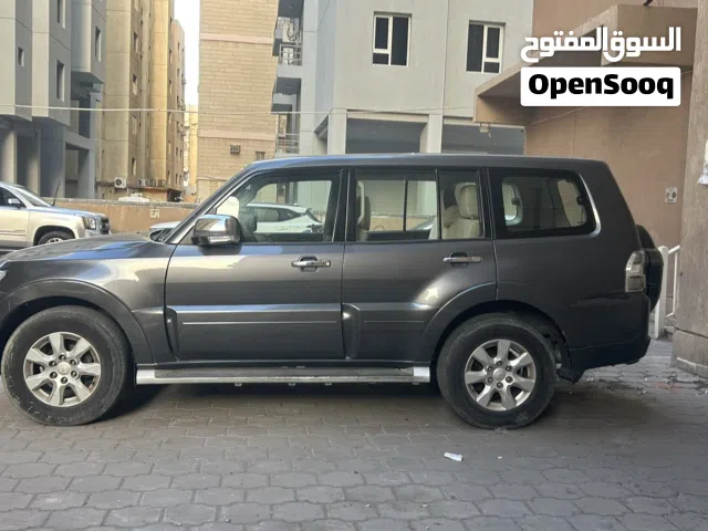 2016 ميتسوبيشي باجيرو GLS Plus