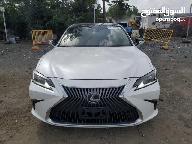 لكزس موديل 2019 ..الفئه 350 ES رقم واحد بانوراما الفول مواصفات حادثها بسيط كانت سابقا وتم تصليحها