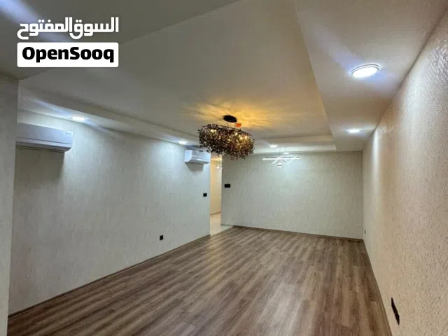 شقه للبيع في مجمع لايف تاورز مساحة 109 م